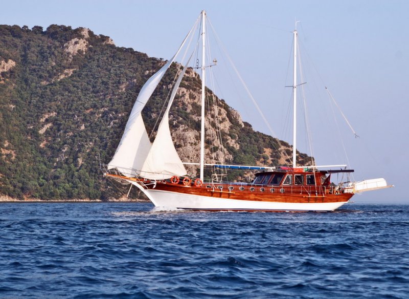 22 Mt Gulet with 6 Cabin for 12 Persons in Marmaris