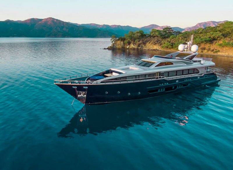 Bodrum' da 5 Kabinli, 10 Kişilik, 38 Mt Delüks Motor yat