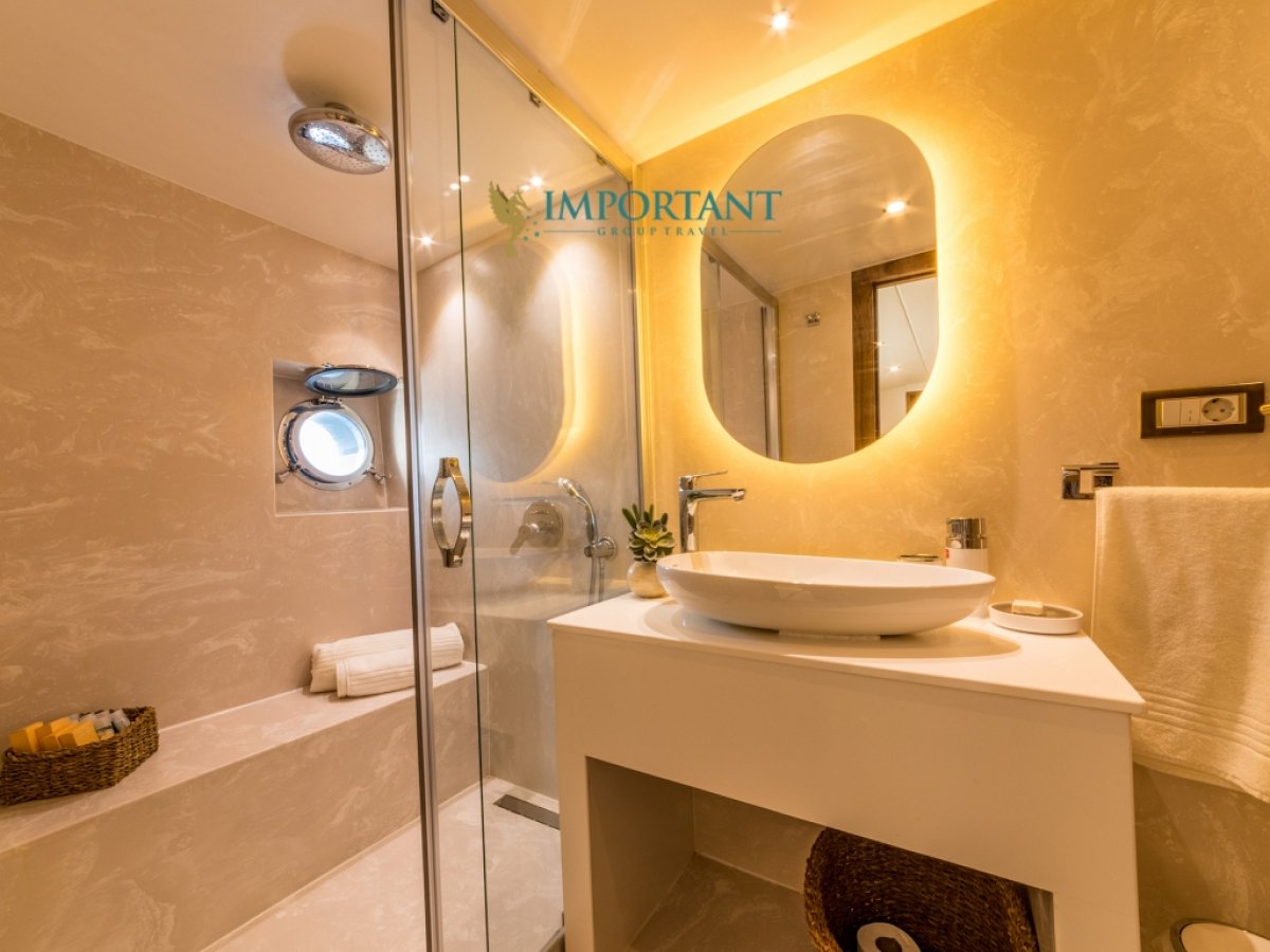 Göcek' te 4 kabinli Lüks Trawler Motoryat