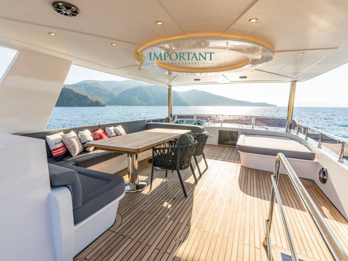 Göcek' te 4 kabinli Lüks Trawler Motoryat