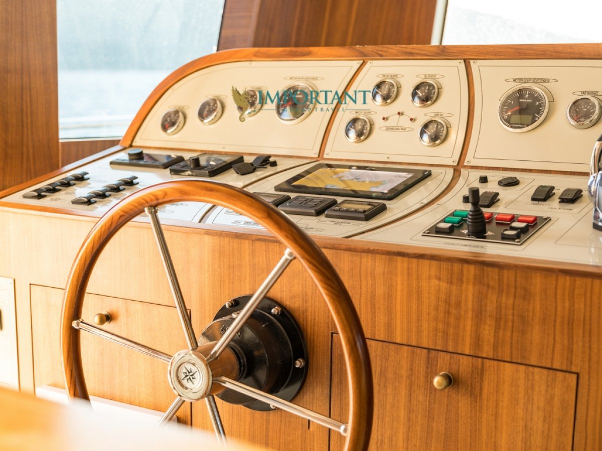 Göcek' te 4 kabinli Lüks Trawler Motoryat