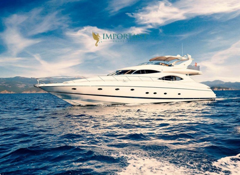 Göcek' te 3 Kabinli Sunseeker Manhattan 80