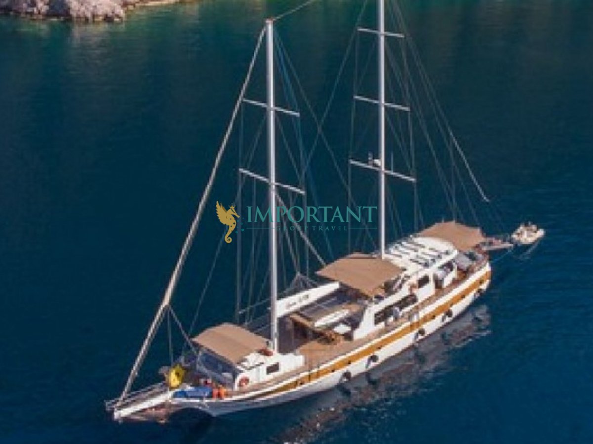 Marmaris' te 32 Mt, 8 Kabin, 18 Kişilik Lüks Gulet
