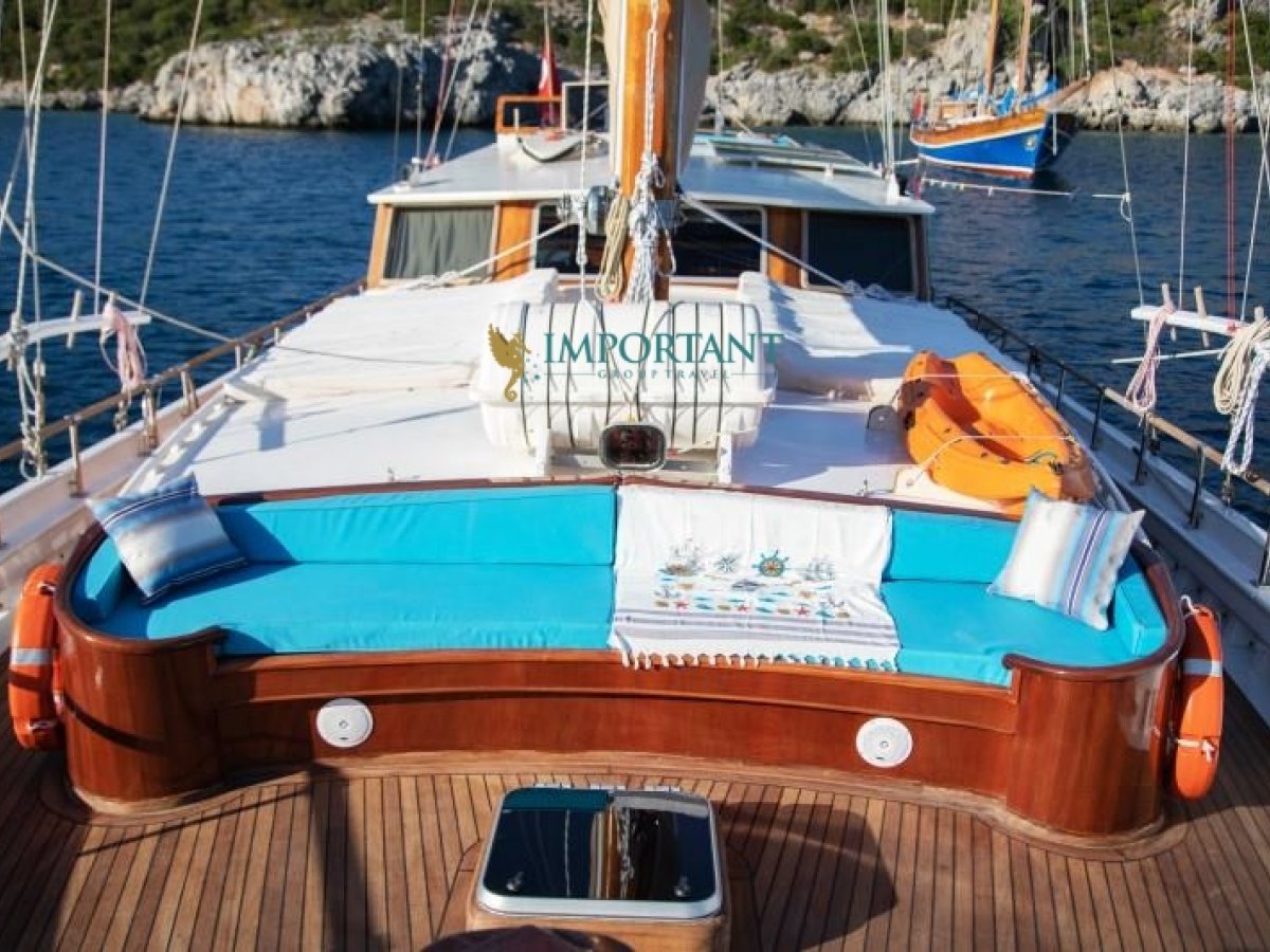 Bodrum' da 6 Kabinli 12 Kişilik 26 Mt Gulet