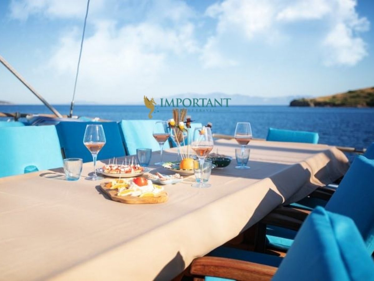 Bodrum' da 6 Kabinli 12 Kişilik 26 Mt Gulet