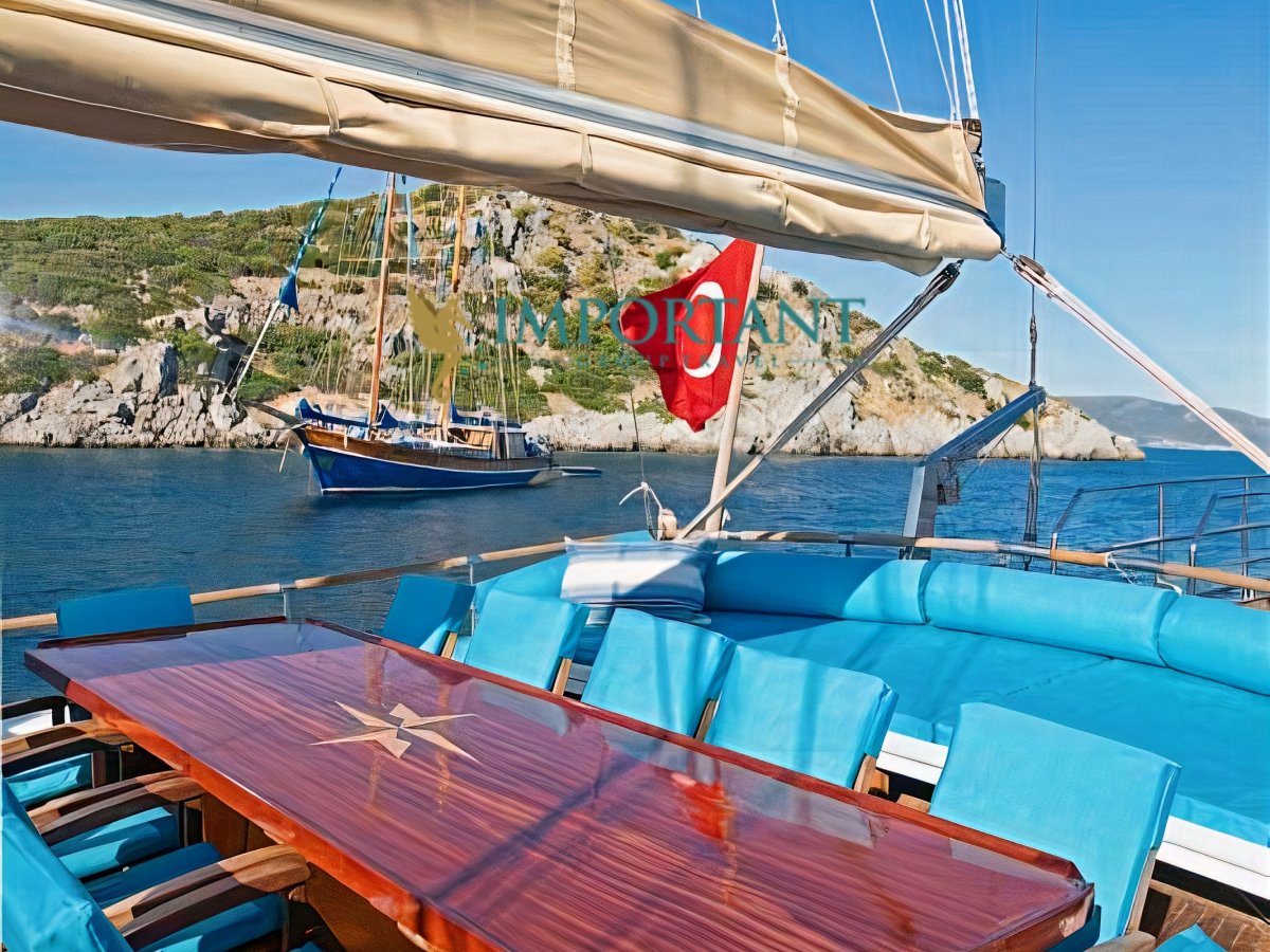 Bodrum' da 6 Kabinli 12 Kişilik 26 Mt Gulet