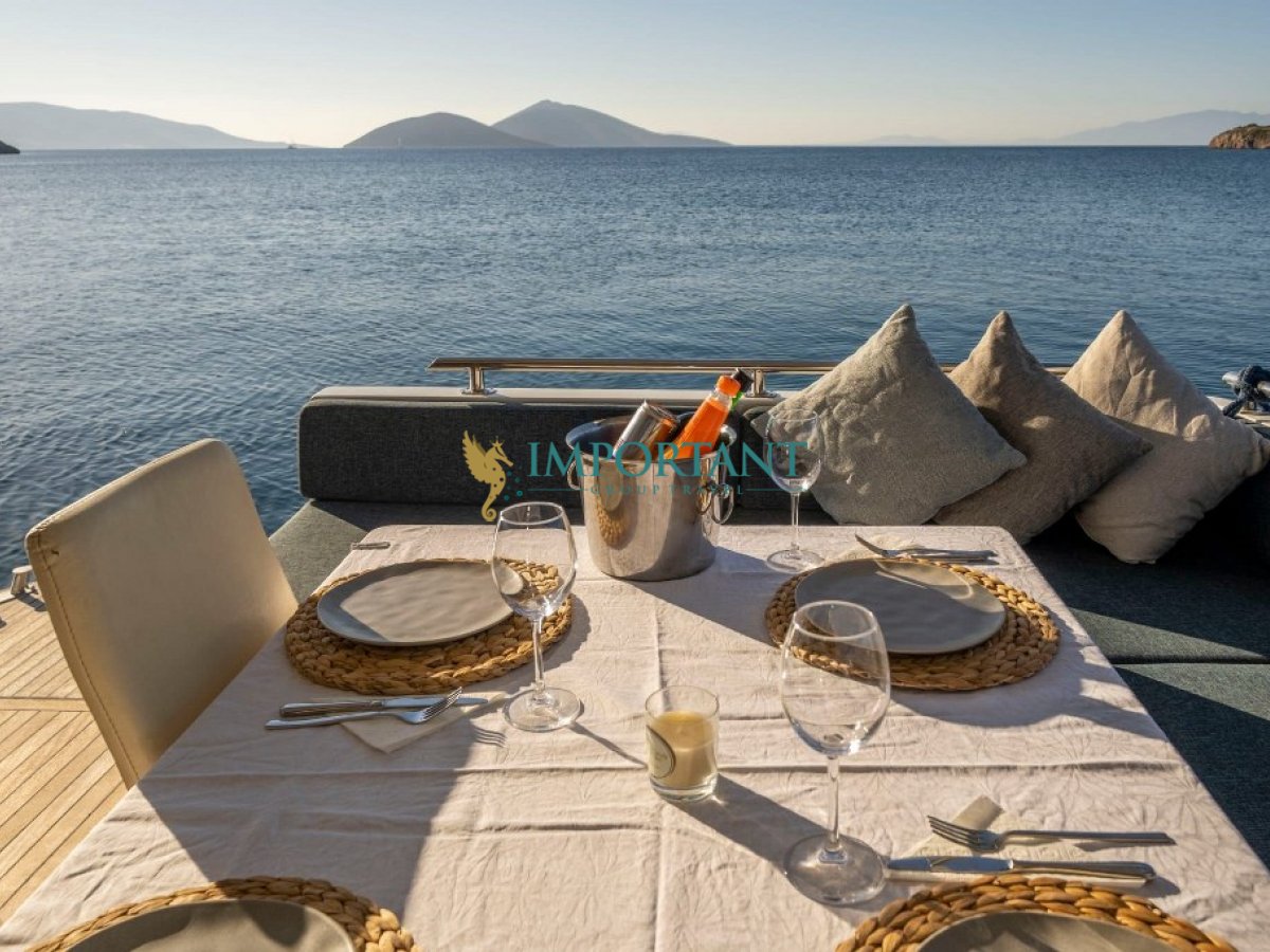 2 kabinli 4 kişilik 17 Mt Motor Yat.