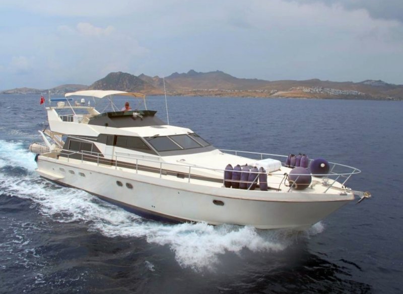 3 Cabin 16 Mt Motor yacht for 6 Persons