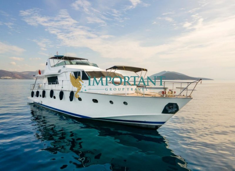 Bodrum'da 3 kabinli 8 kişilik 24 Mt Motor Yat.