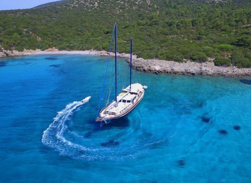 26 Mt Gulet with 7 Cabins for 16 Persons in Bodrum
