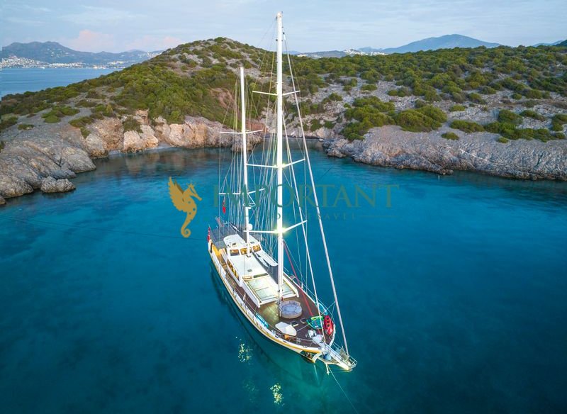 Bodrum' da 5 Kabinli 10 Kişilik 37 Mt Lüks Gulet