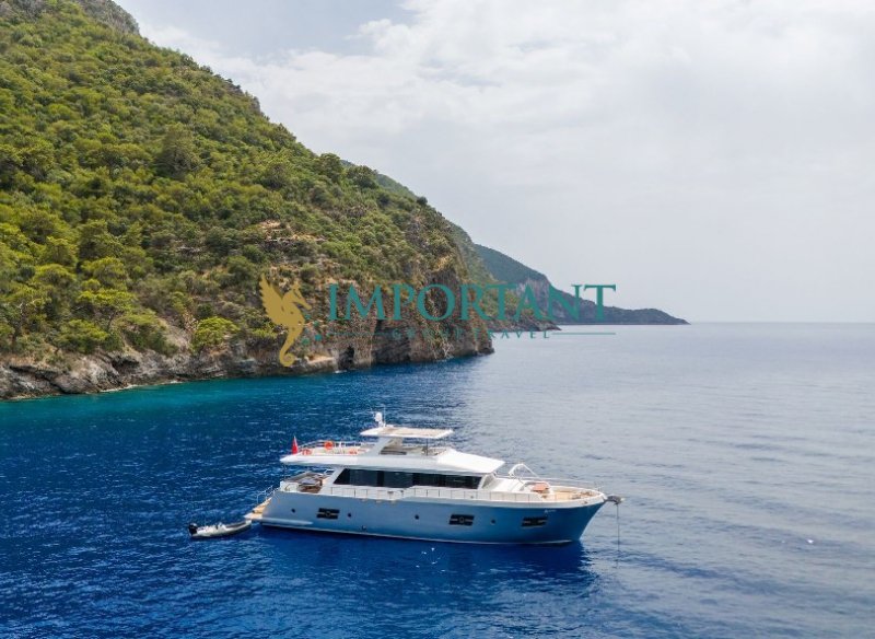 Fethiye'de 4 kabinli 27 mt Lüks Trawler Motoryat