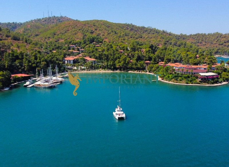 Göcek'te Kiralık 4 Kabinli 14,5 mt Katamaran