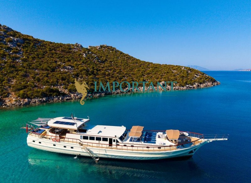 Göcek' te 5 Kabinli 12 Kişilik 37 Mt Lüks Gulet