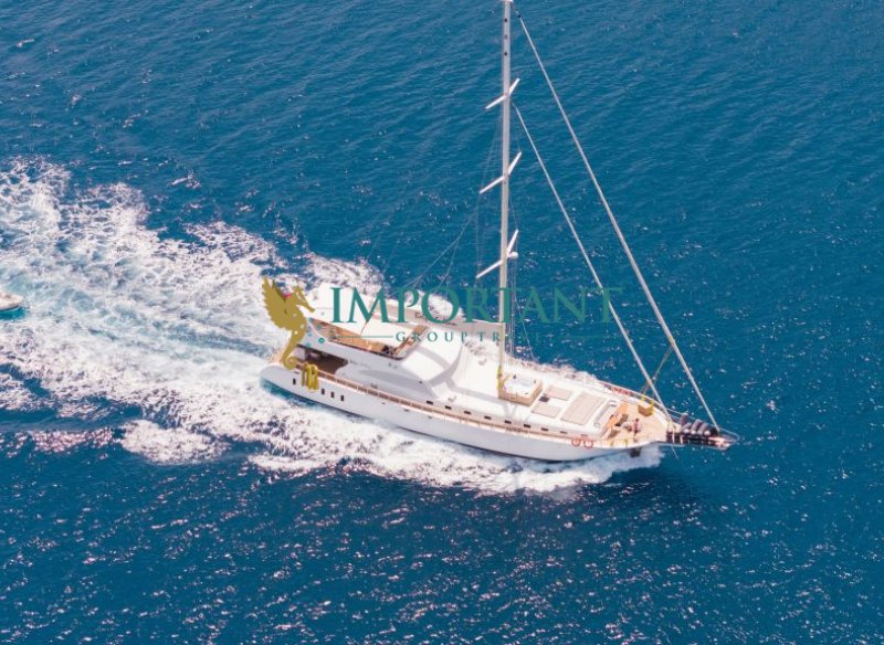 Göcek' te 5 Kabinli 10 Kişilik 35 Mt Delüks Gulet