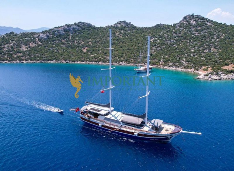 Marmaris' te 35 Mt, 6 Kabin, 12 Kişilik Gulet