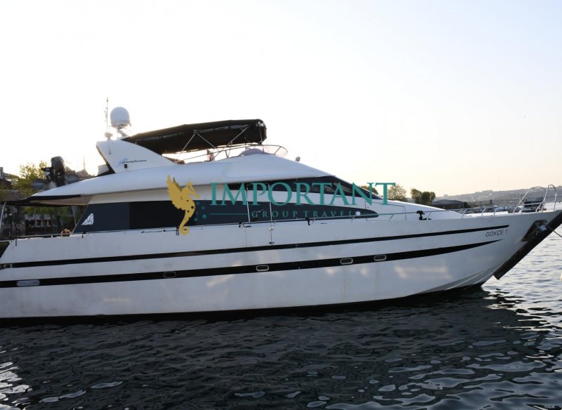 Göcek' te 4 Kabinli 8 Kişilik 22 mt Kiralık Lüks Motoryat