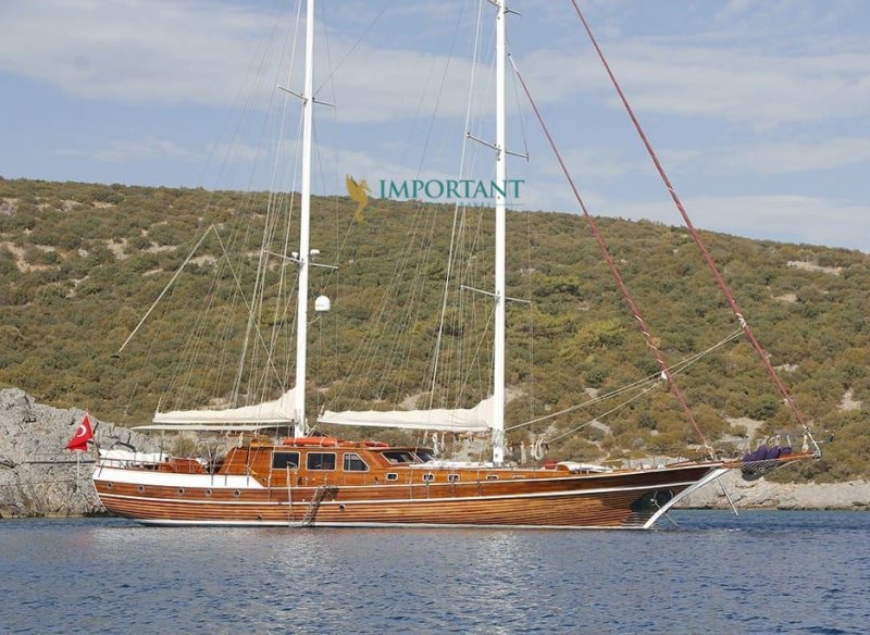32 Mt Gulet with 6 Cabins for 12 Persons in Bodrum