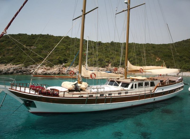 29 Mt Gulet with 6 Cabins for 16 Persons in Bodrum