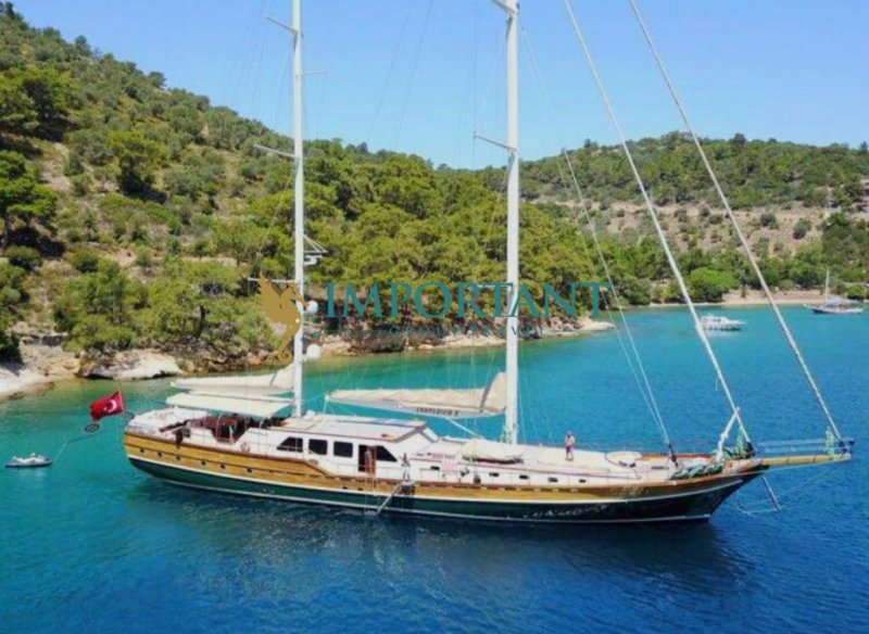 42 Mt Deluxe Gulet with 6 Cabins for 12 Persons in Bodrum