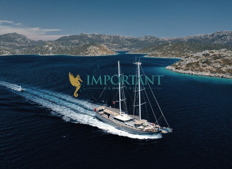 40 Mt Luxury Gulet with 10 Cabins for 20 Persons in Bodrum